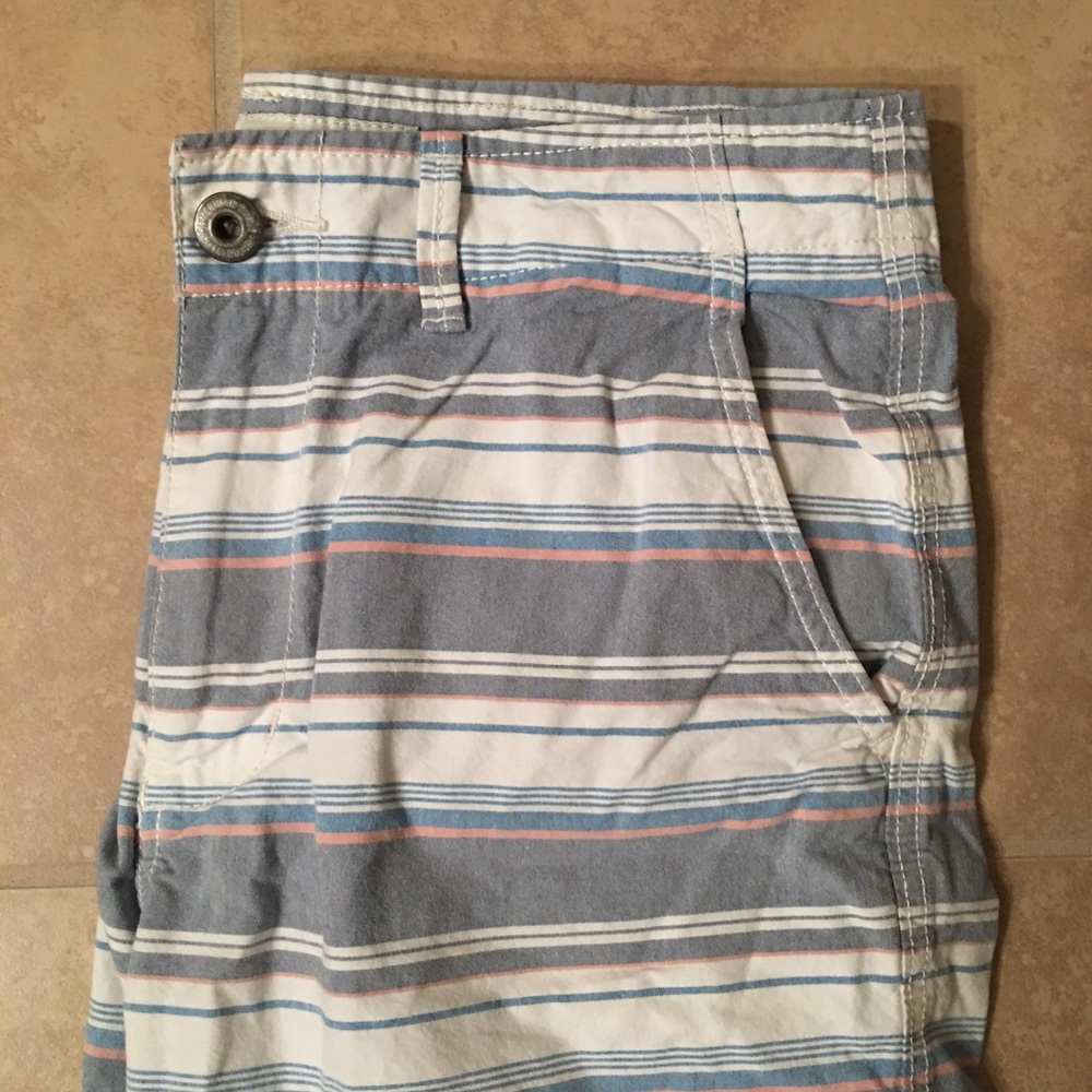 American Eagle Classic Horizontal Stripe Shorts - Picture 3 of 6